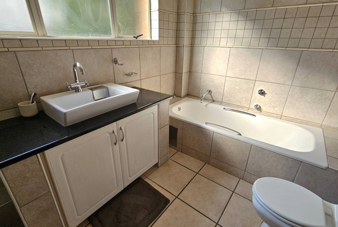 Executive 3 Bedroom Multi Level House in Kosmos