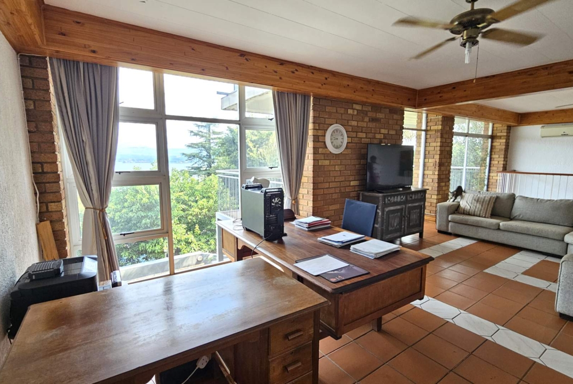 Executive 3 Bedroom Multi Level House in Kosmos