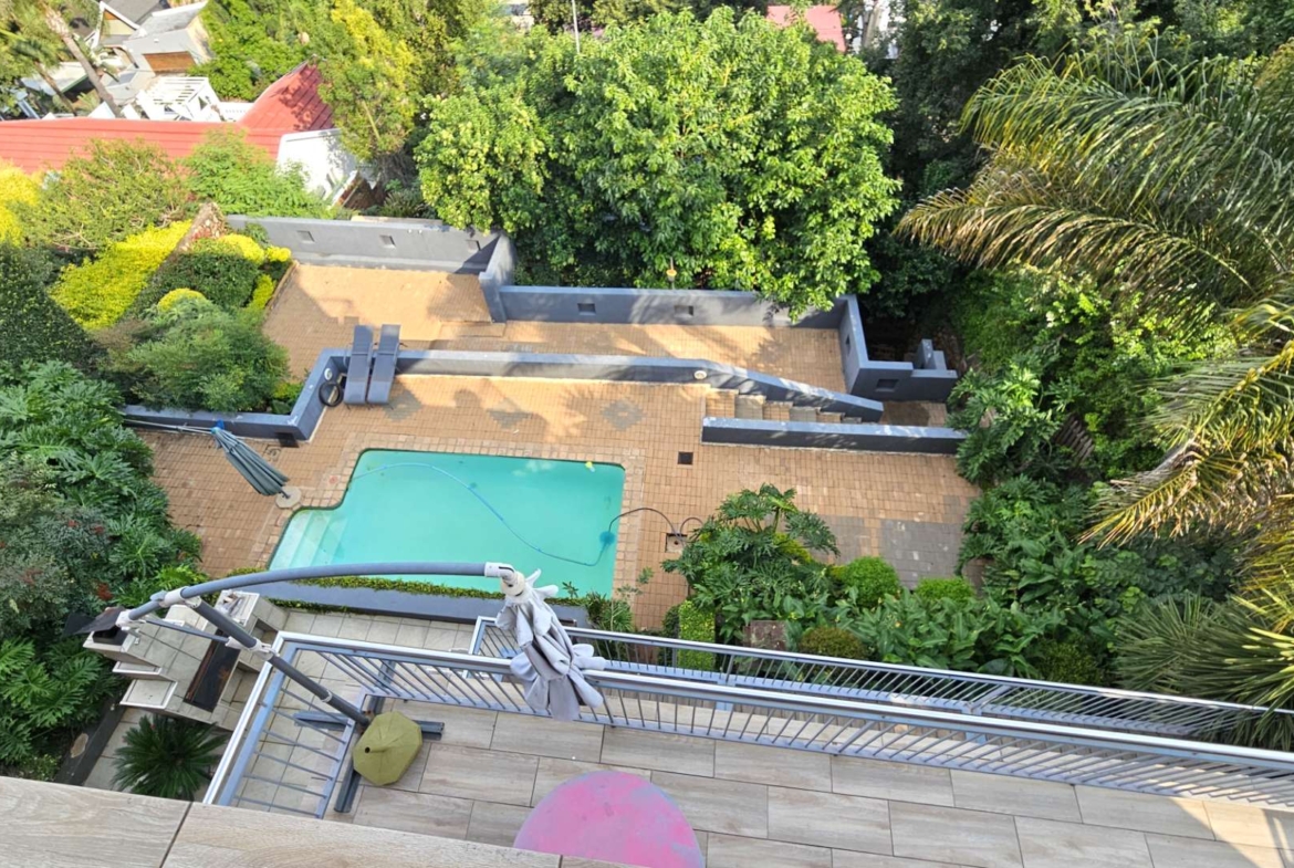 Executive 3 Bedroom Multi Level House in Kosmos