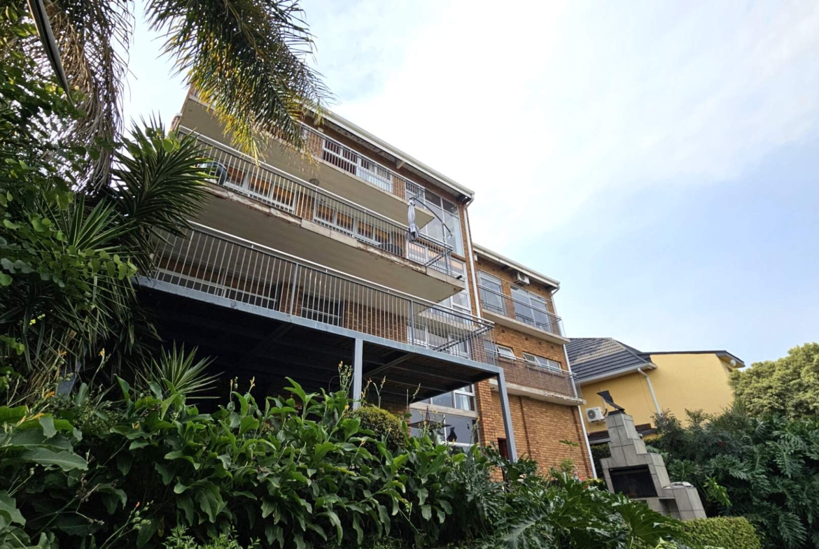 Executive 3 Bedroom Multi Level House in Kosmos