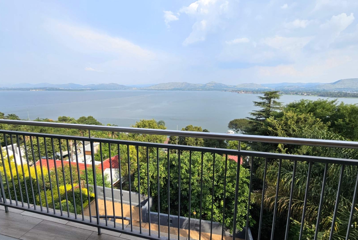 Executive 3 Bedroom Multi Level House in Kosmos