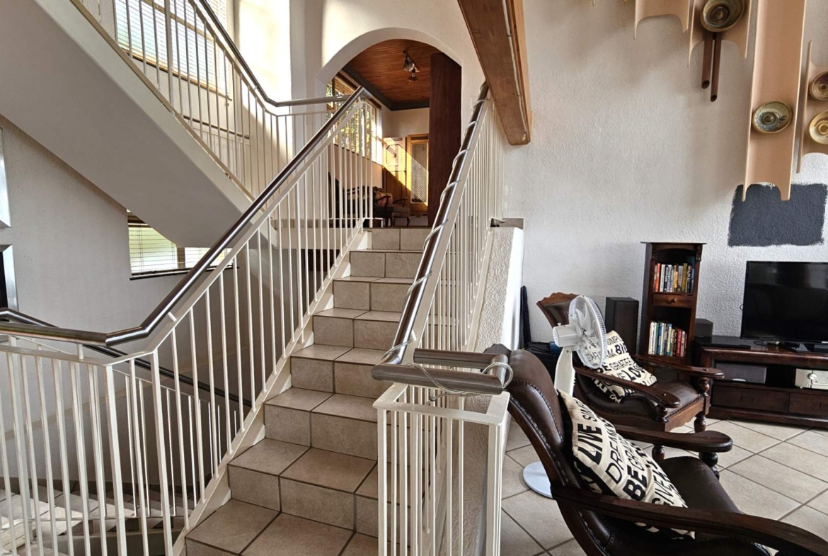 Executive 3 Bedroom Multi Level House in Kosmos