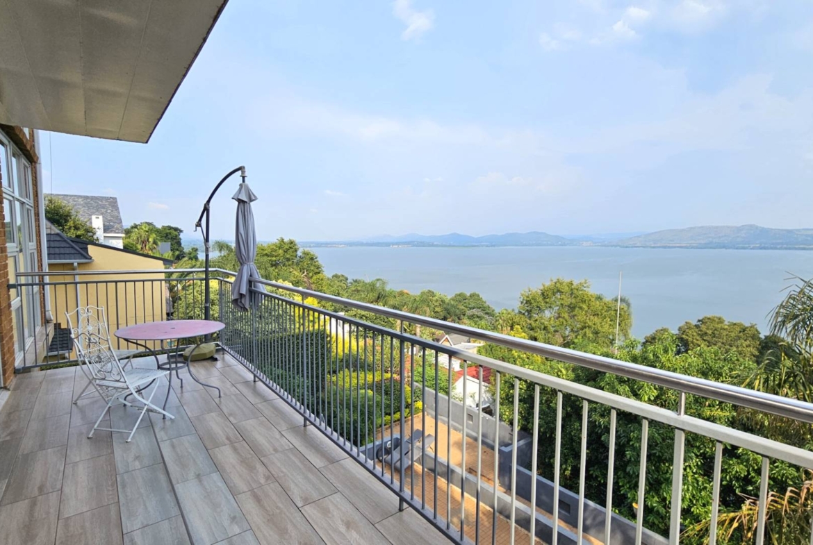 Executive 3 Bedroom Multi Level House in Kosmos