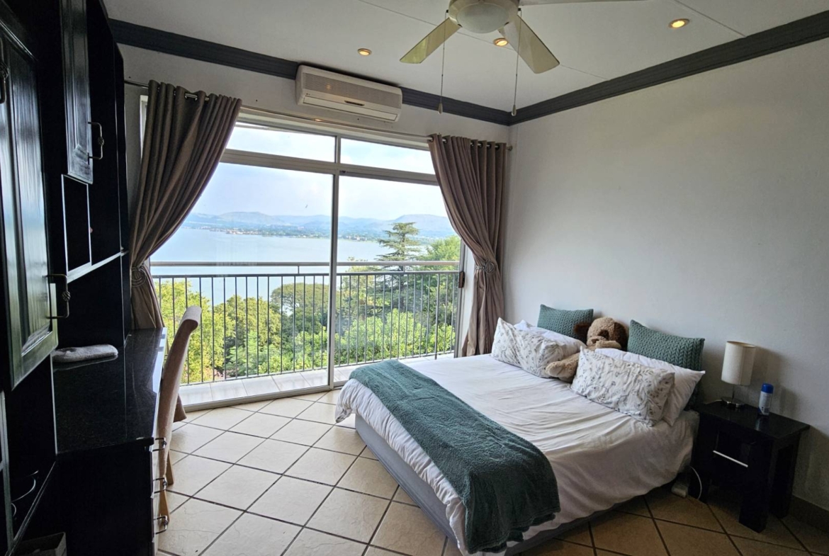 Executive 3 Bedroom Multi Level House in Kosmos