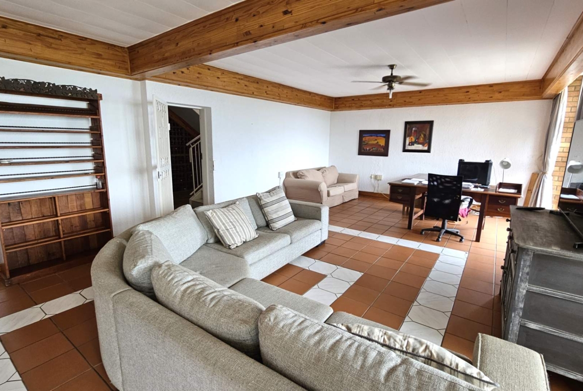 Executive 3 Bedroom Multi Level House in Kosmos