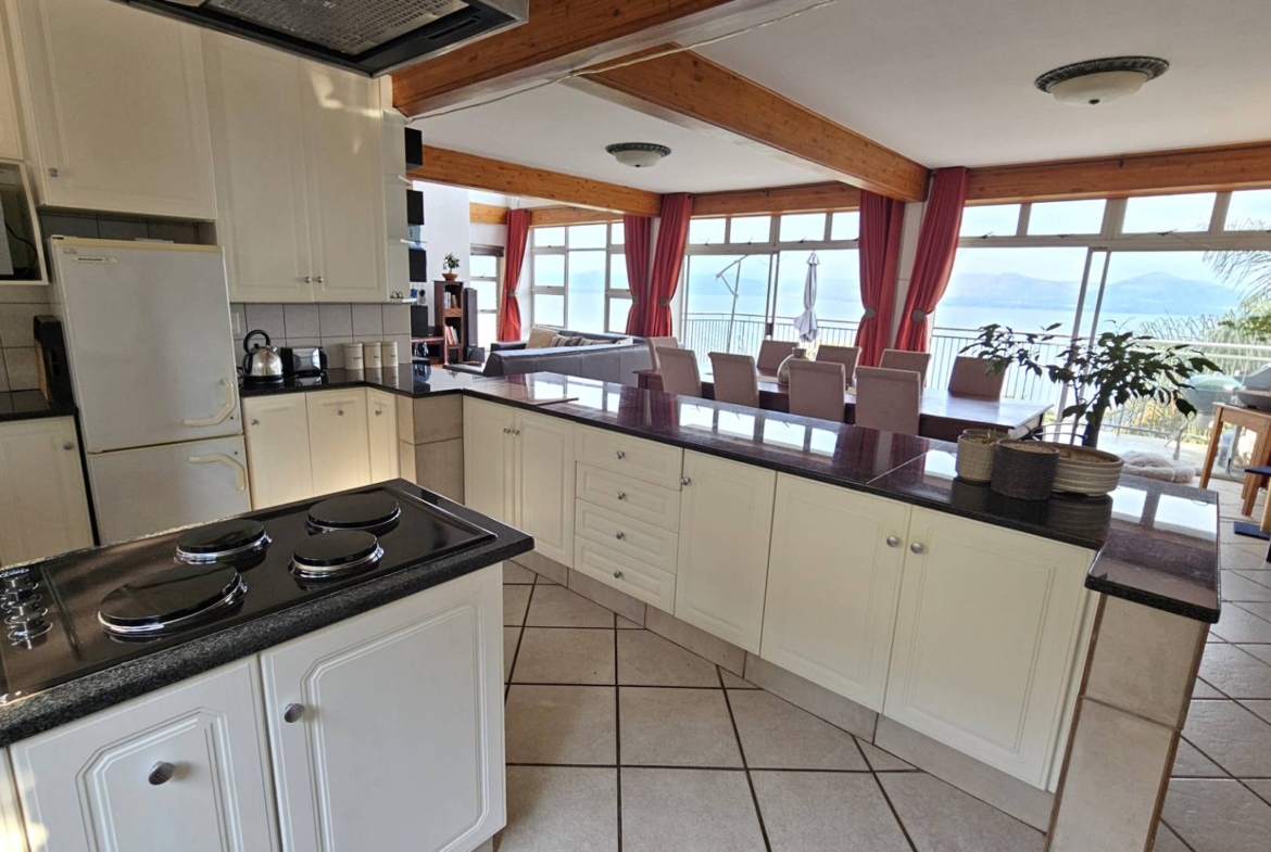 Executive 3 Bedroom Multi Level House in Kosmos