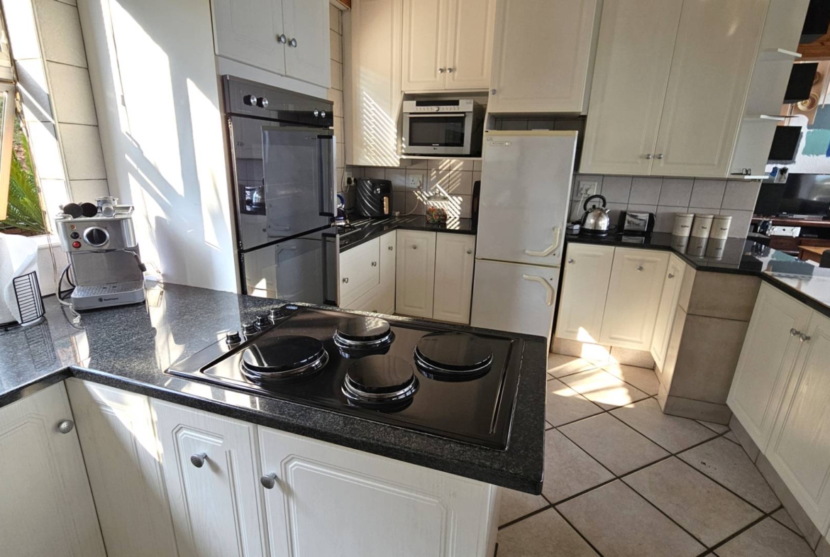 Executive 3 Bedroom Multi Level House in Kosmos