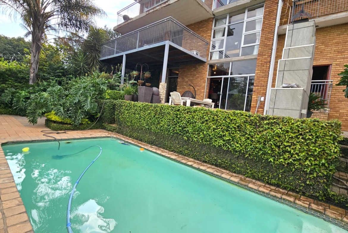 Executive 3 Bedroom Multi Level House in Kosmos