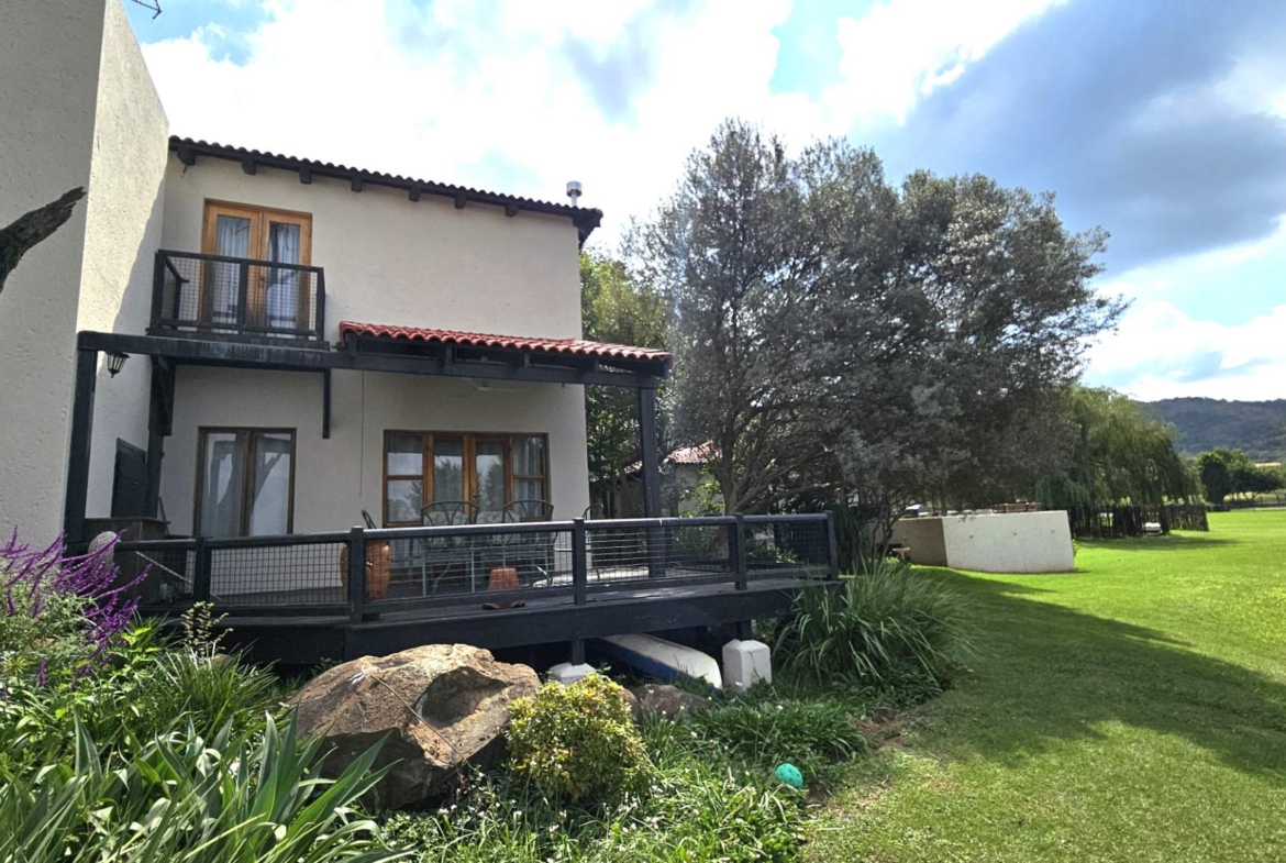 3 Bedroom Island Style Townhouse Ile Du Lac Hartbeespoort