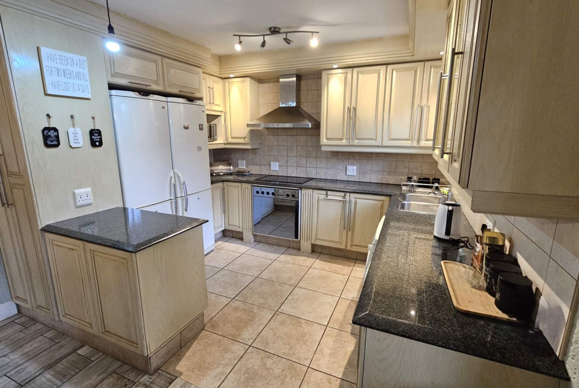 3 Bedroom Island Style Townhouse Ile Du Lac Hartbeespoort