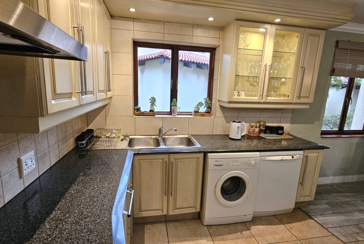 3 Bedroom Island Style Townhouse Ile Du Lac Hartbeespoort