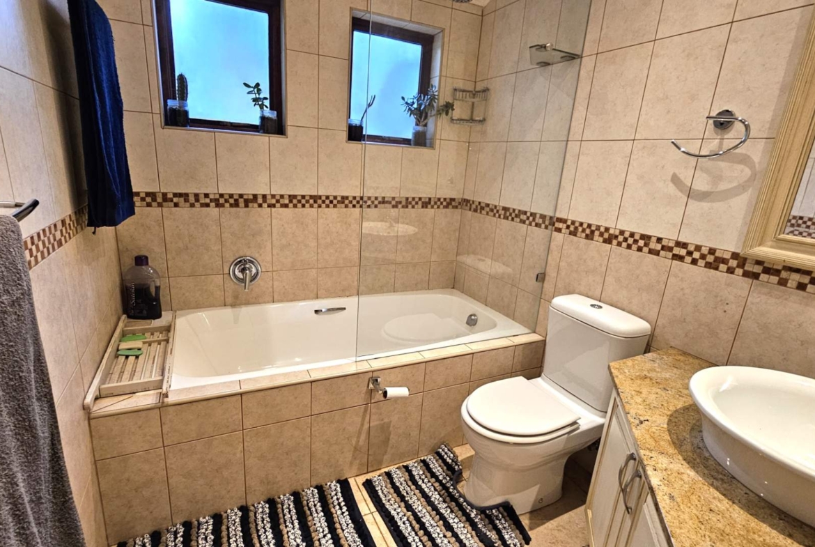 3 Bedroom Island Style Townhouse Ile Du Lac Hartbeespoort