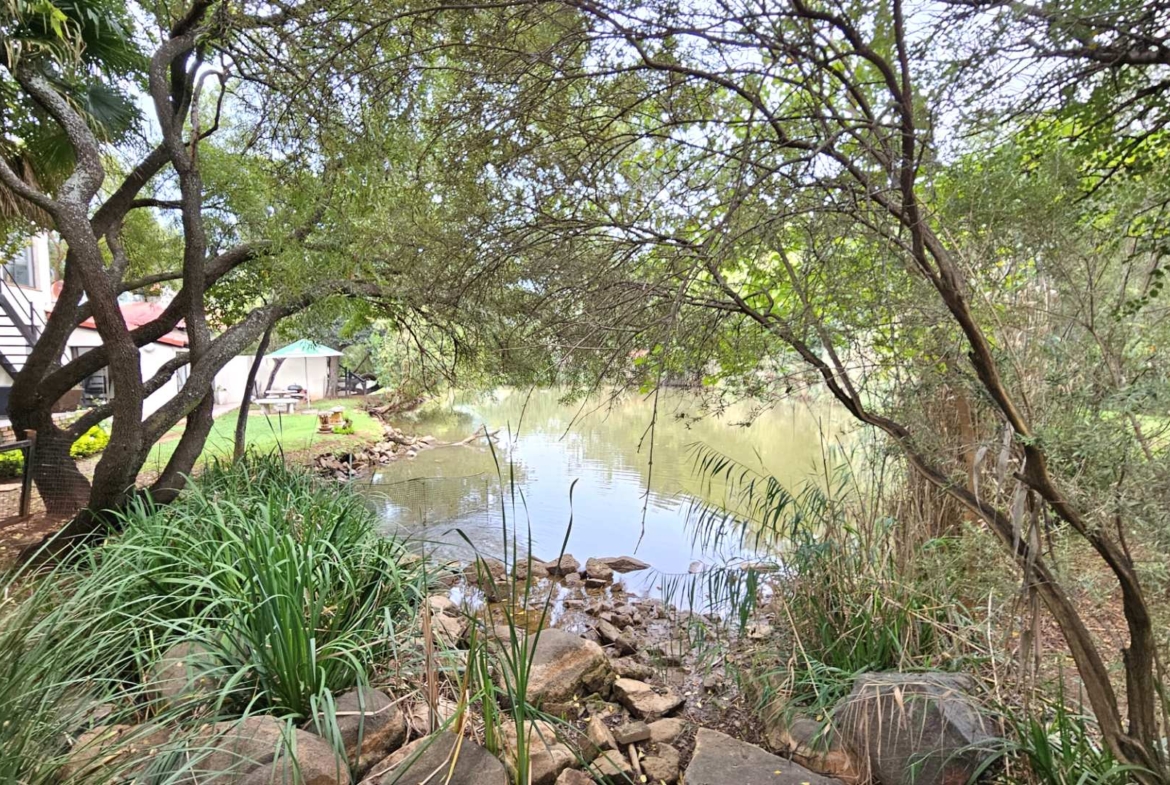 3 Bedroom Island Style Townhouse Ile Du Lac Hartbeespoort