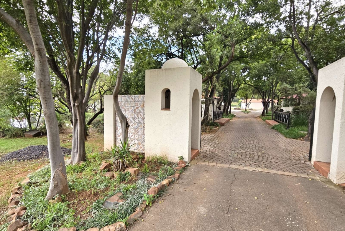 3 Bedroom Island Style Townhouse Ile Du Lac Hartbeespoort