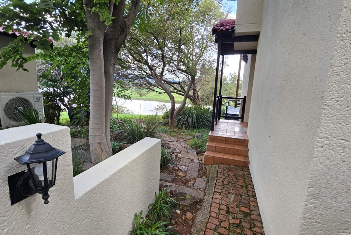 3 Bedroom Island Style Townhouse Ile Du Lac Hartbeespoort