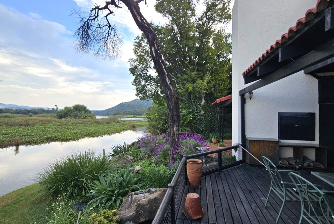 3 Bedroom Island Style Townhouse Ile Du Lac Hartbeespoort