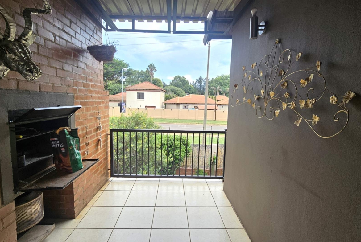 2 Bedroom Apartment In Symphony Park Hartbeespoort