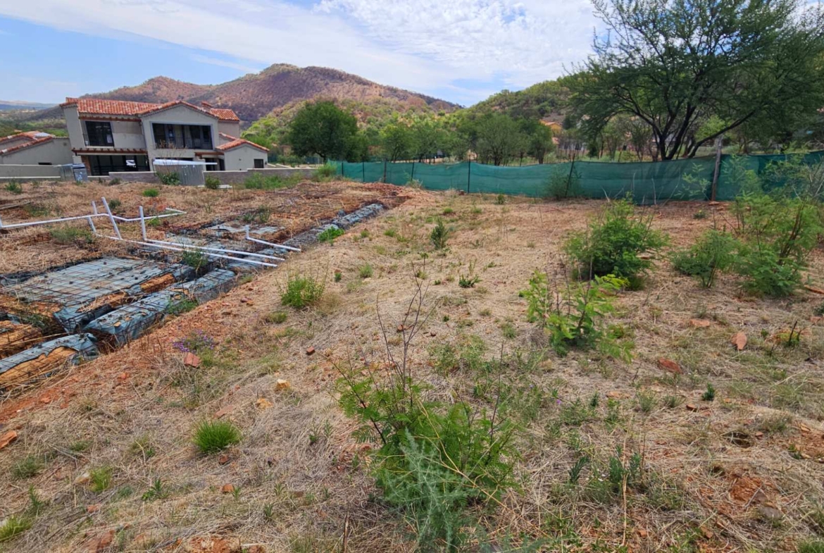 1117sqm Vacant Stand with Approved Plans In Estate d Afrique