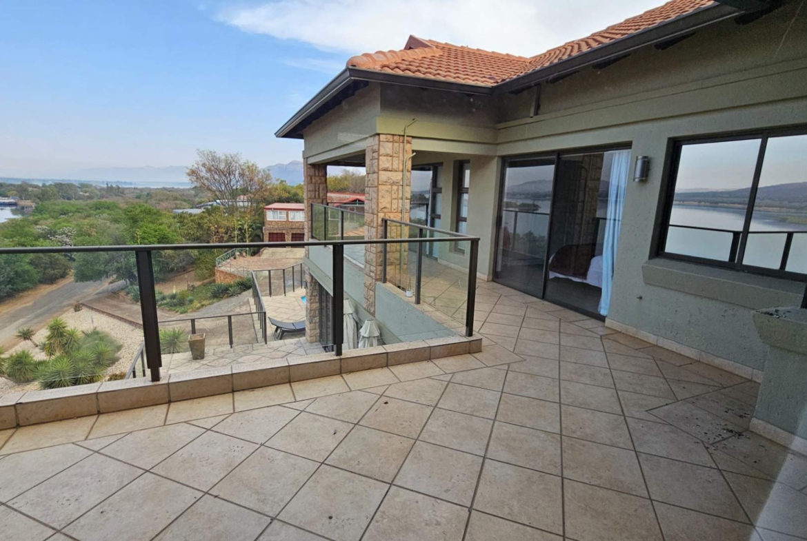 4 Bedroom Executive Family Home in Birdwood Estate