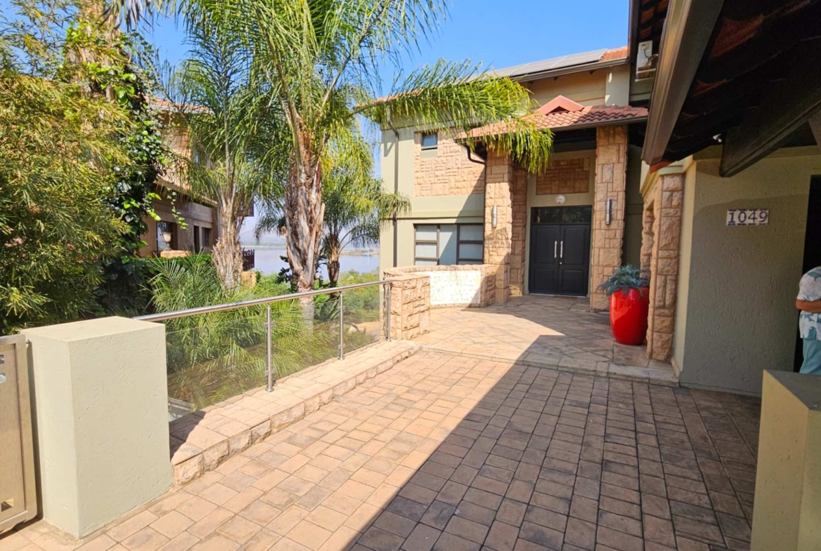 4 Bedroom Executive Family Home in Birdwood Estate