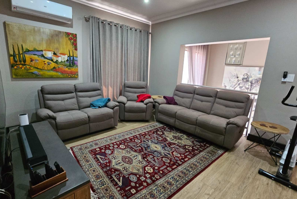 4 Bedroom Executive Family Home in Birdwood Estate