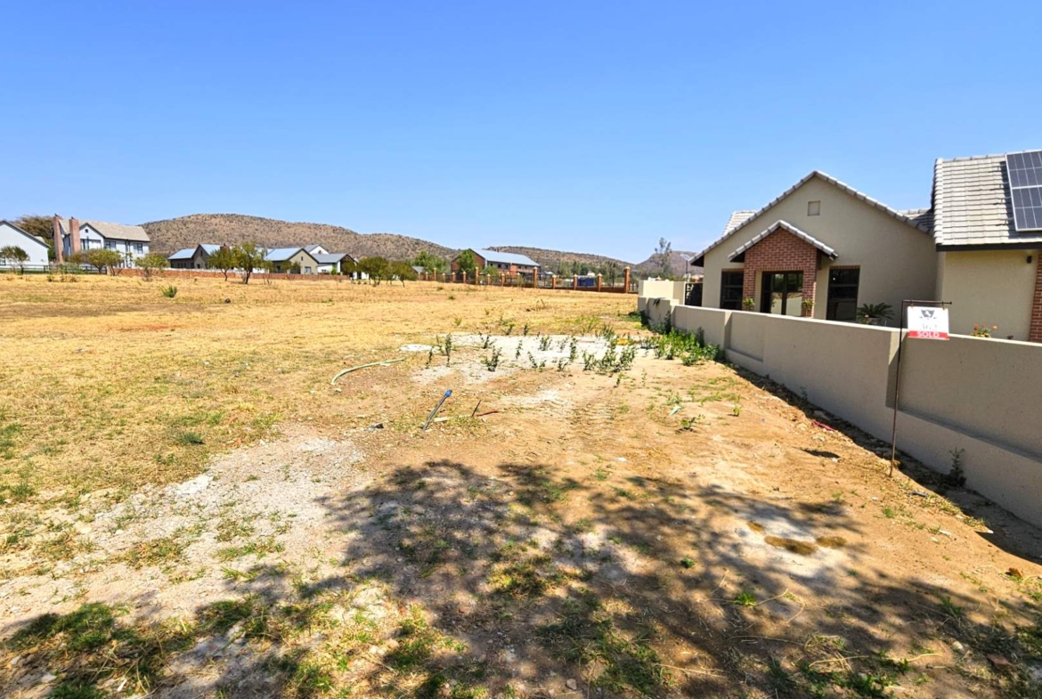 1023sqm Vacant Stand in Popular Landsmeer Equestrian Estate Hartbeespoort
