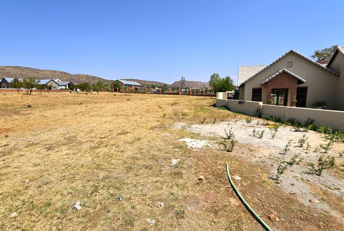 1023sqm Vacant Stand in Popular Landsmeer Equestrian Estate Hartbeespoort
