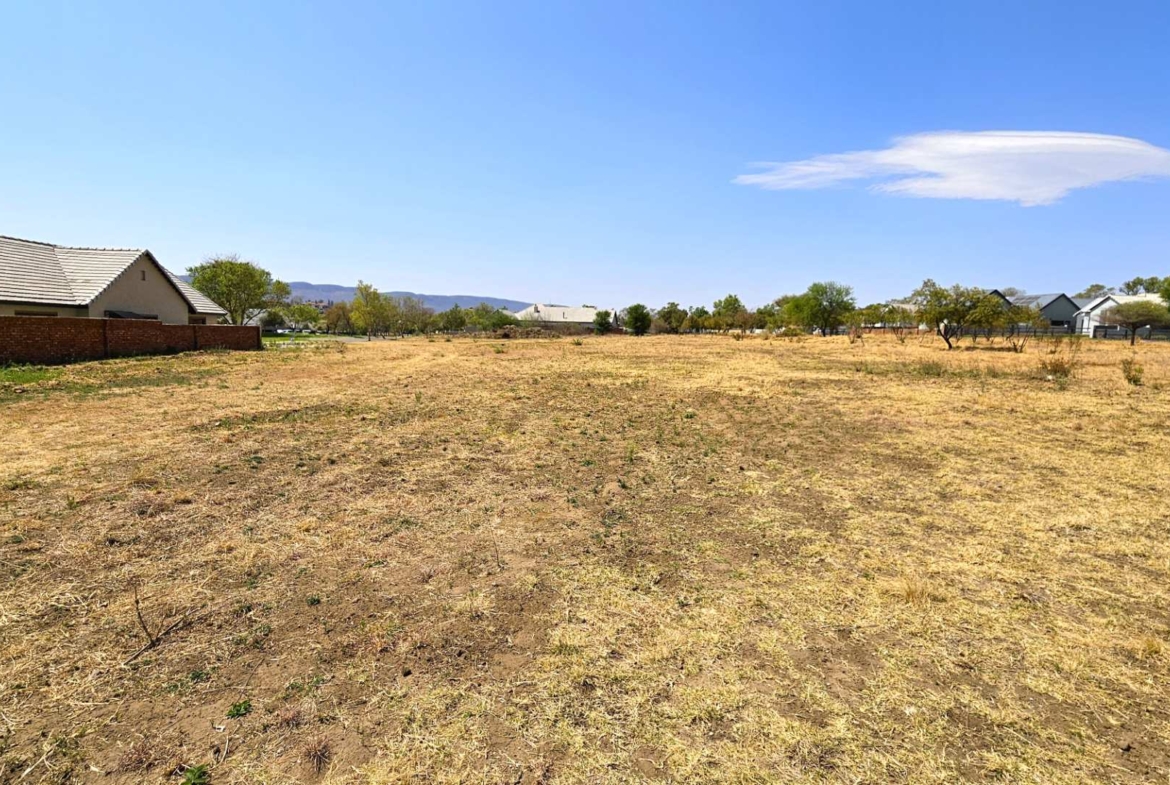 1023sqm Vacant Stand in Popular Landsmeer Equestrian Estate Hartbeespoort