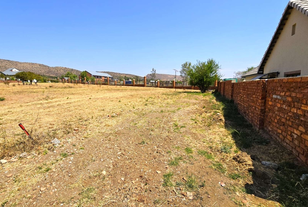 1023sqm Vacant Stand in Popular Landsmeer Equestrian Estate Hartbeespoort