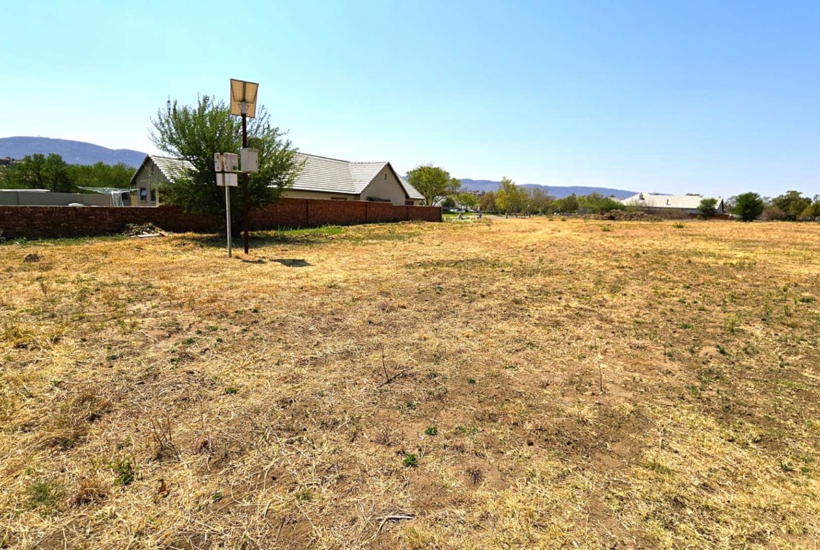1023sqm Vacant Stand in Popular Landsmeer Equestrian Estate Hartbeespoort