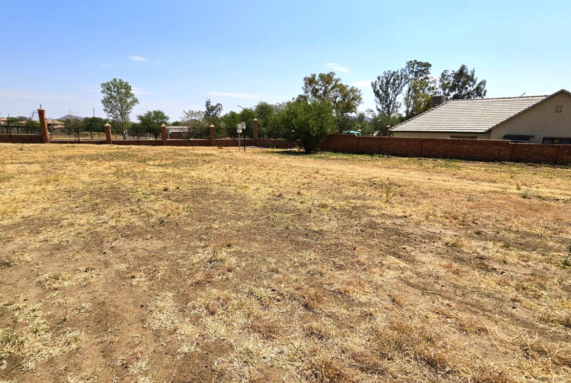 1023sqm Vacant Stand in Popular Landsmeer Equestrian Estate Hartbeespoort