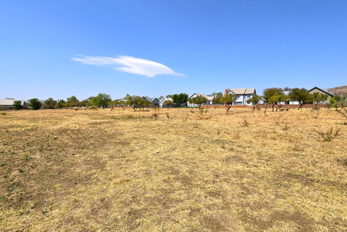 1023sqm Vacant Stand in Popular Landsmeer Equestrian Estate Hartbeespoort