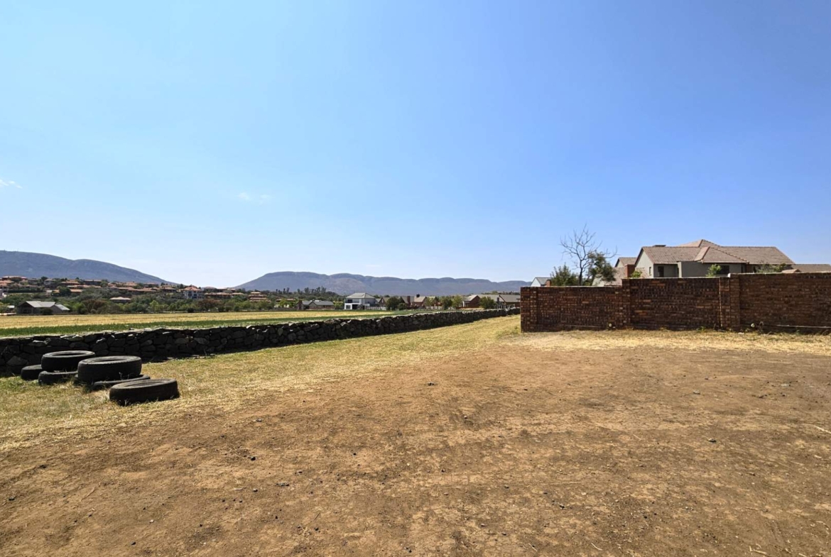 1023sqm Vacant Stand in Popular Landsmeer Equestrian Estate Hartbeespoort
