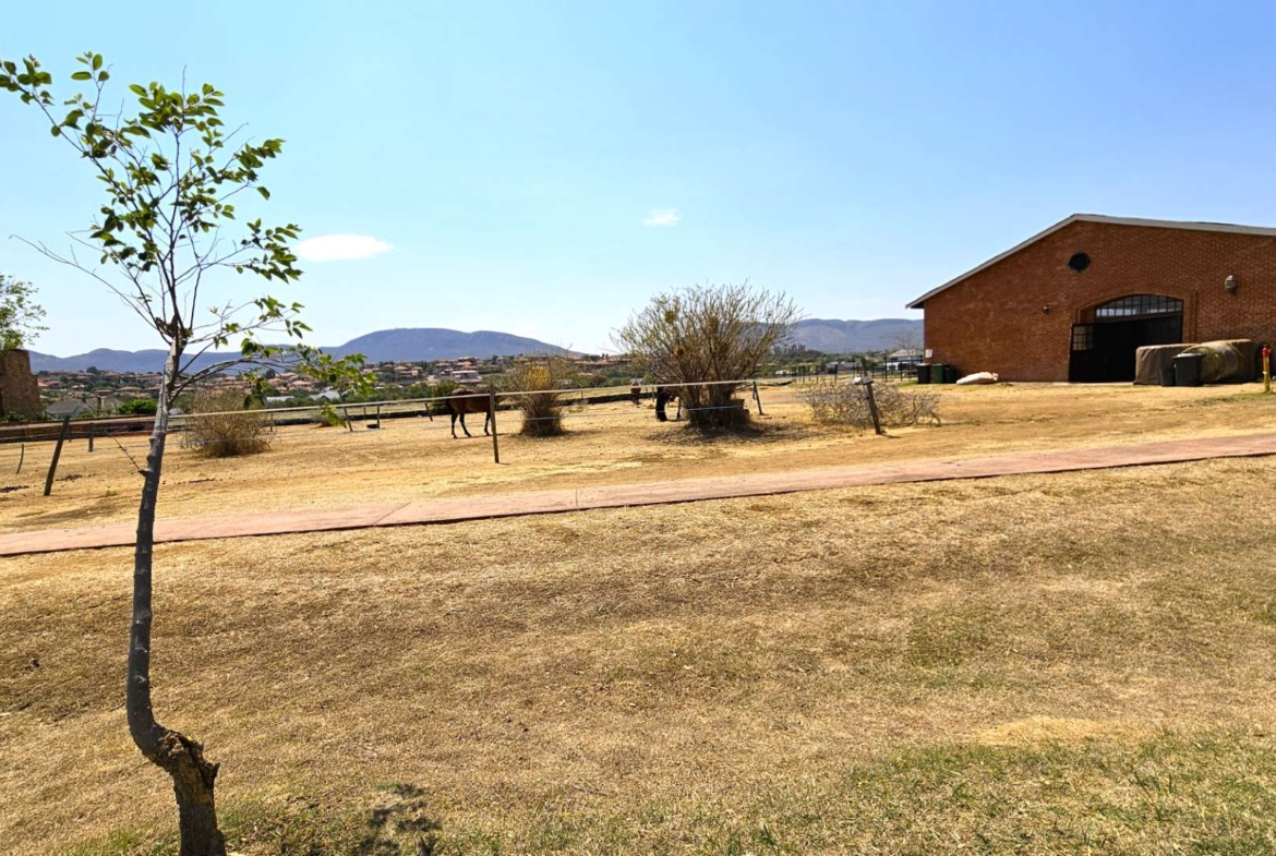 1023sqm Vacant Stand in Popular Landsmeer Equestrian Estate Hartbeespoort