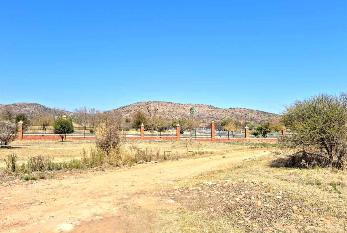 1023sqm Vacant Stand in Popular Landsmeer Equestrian Estate Hartbeespoort