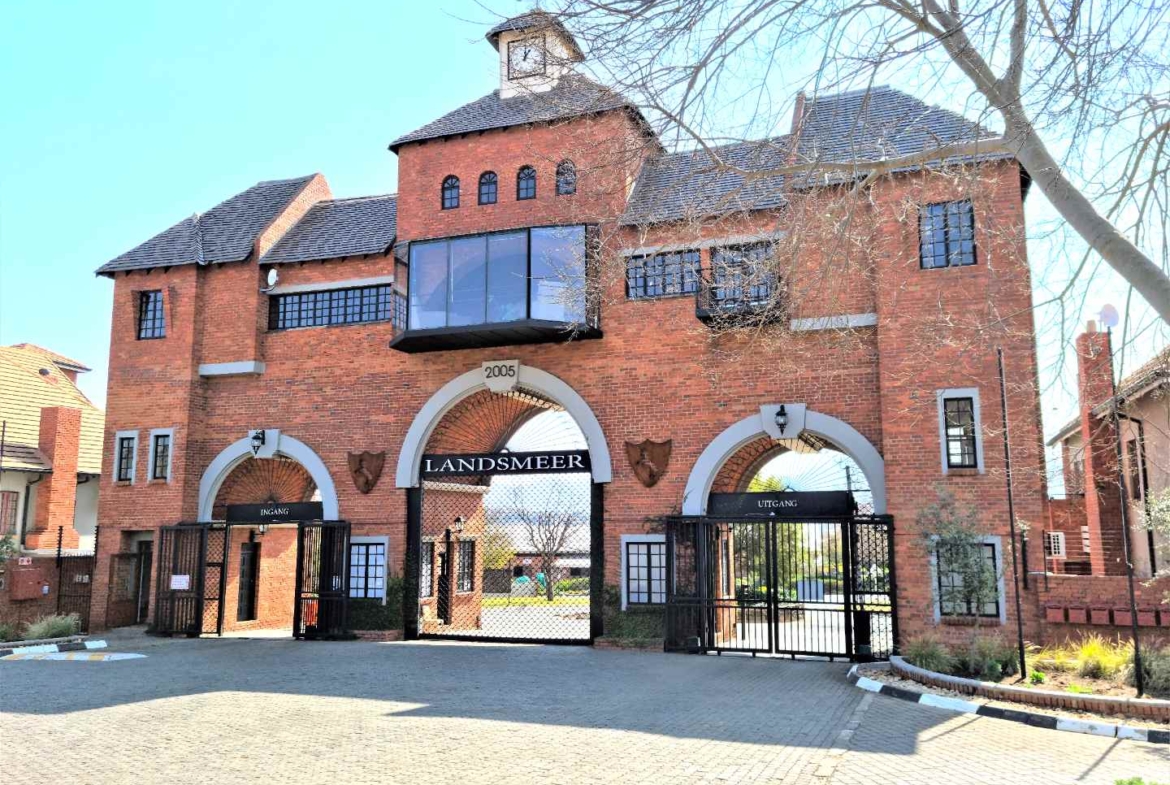 1023sqm Vacant Stand in Popular Landsmeer Equestrian Estate Hartbeespoort
