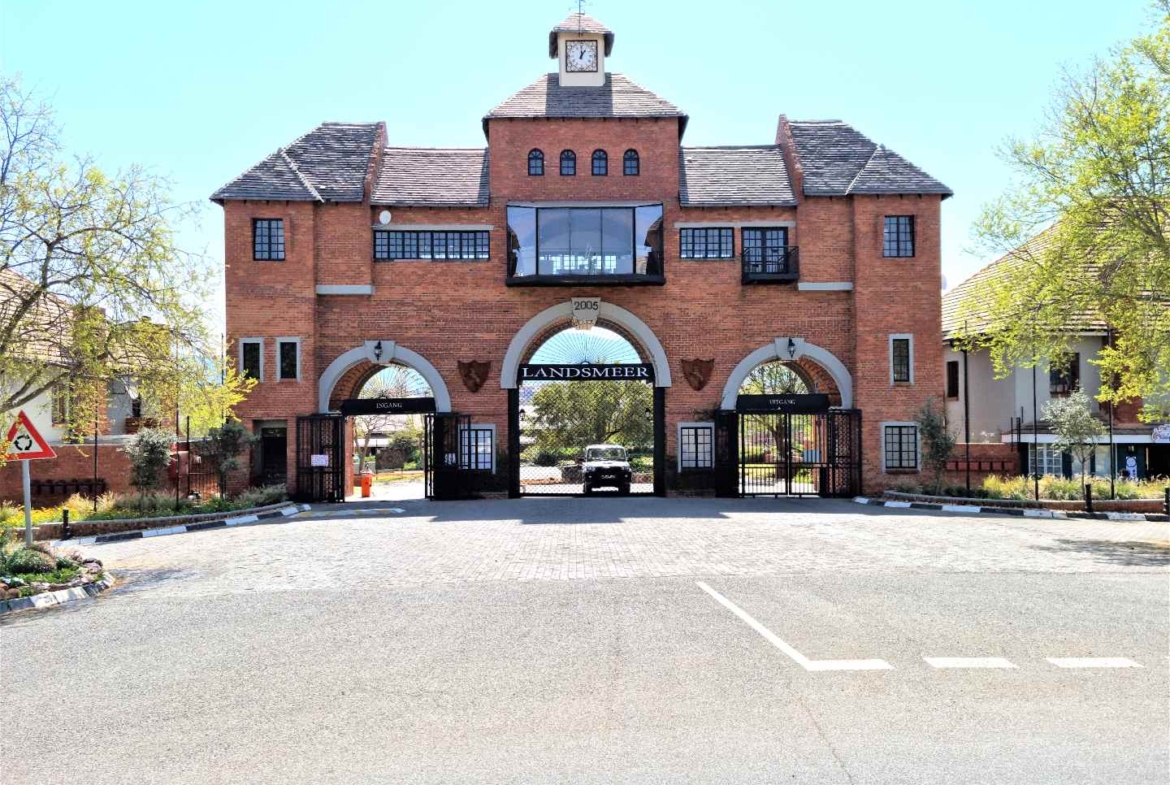 1023sqm Vacant Stand in Popular Landsmeer Equestrian Estate Hartbeespoort