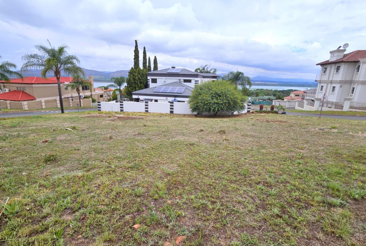 Vacant Stand in Kosmos Ridge