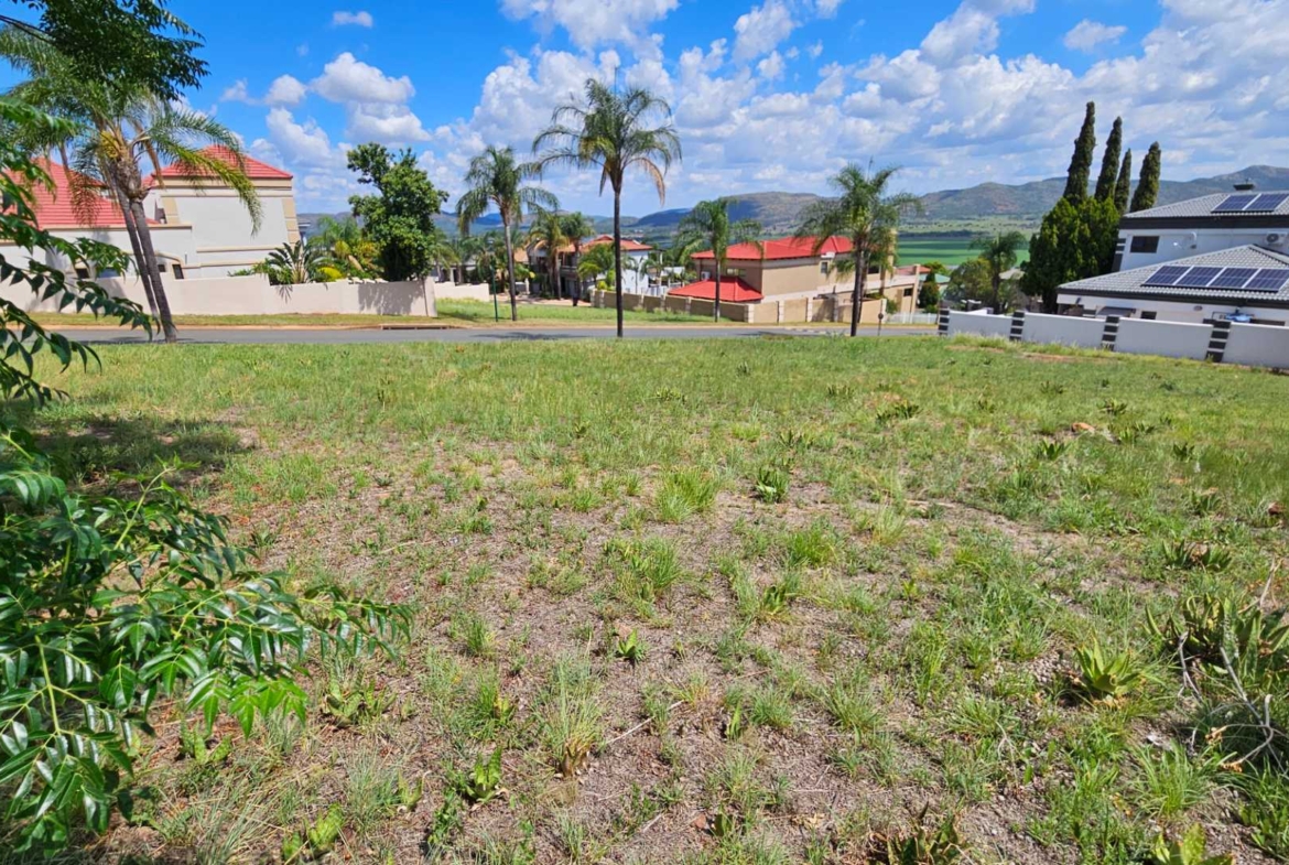Vacant Stand in Kosmos Ridge