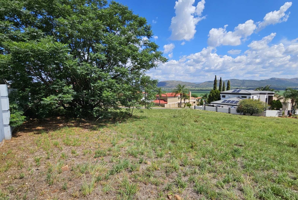 Vacant Stand in Kosmos Ridge