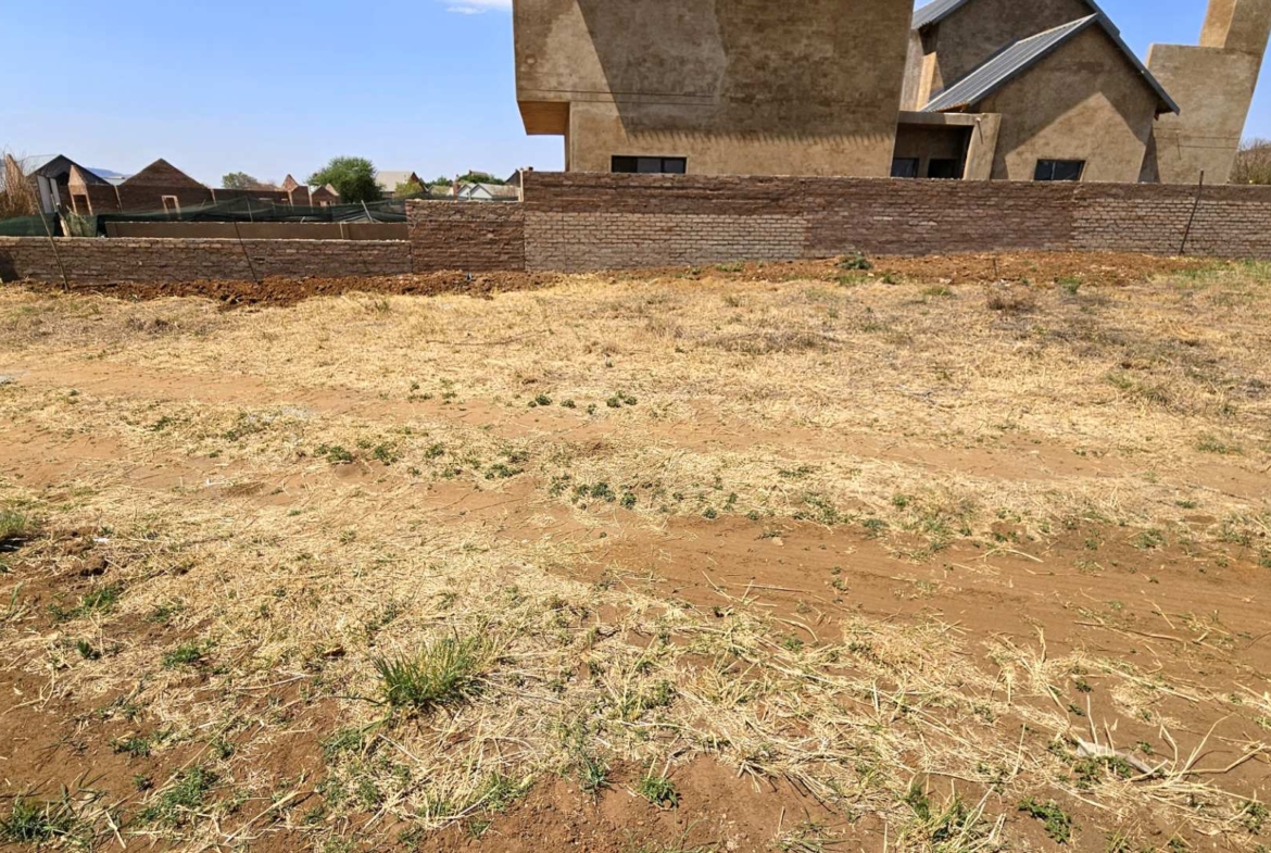 SOLE MANDATE Vacant Stand With Approved House Plans in Landsmeer Equestrian Estate