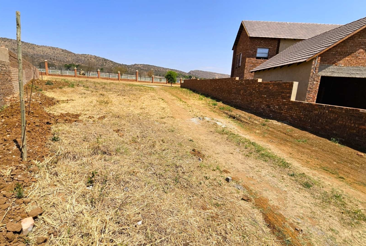 SOLE MANDATE Vacant Stand With Approved House Plans in Landsmeer Equestrian Estate