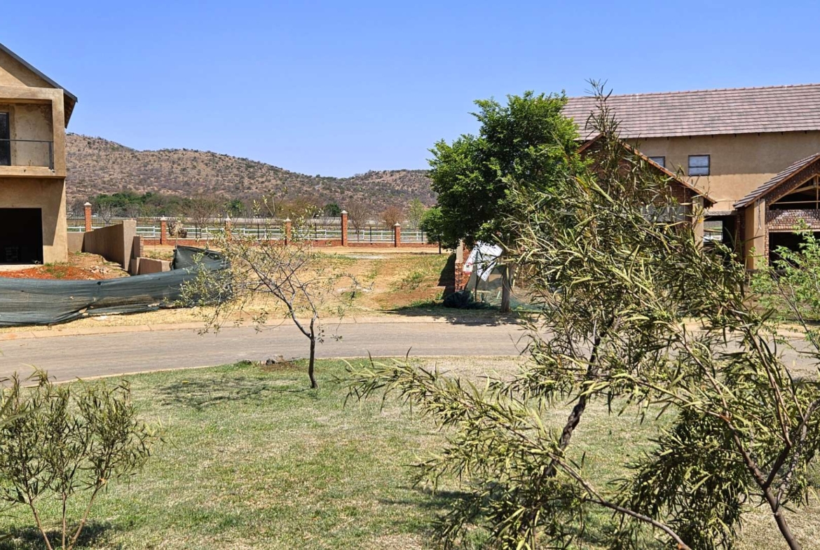 SOLE MANDATE Vacant Stand With Approved House Plans in Landsmeer Equestrian Estate