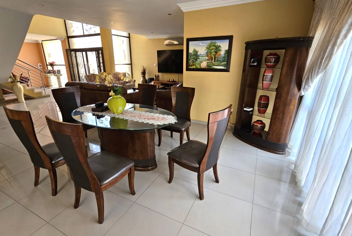 5 Bedroom 5 Bathroom Executive Home in Bougainvilla Estate Hartbeespoort