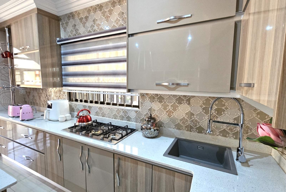 5 Bedroom 5 Bathroom Executive Home in Bougainvilla Estate Hartbeespoort