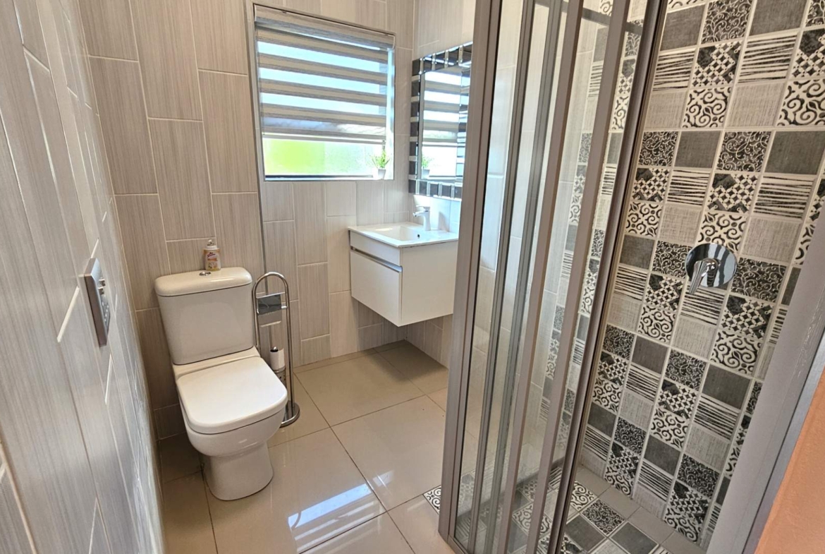 5 Bedroom 5 Bathroom Executive Home in Bougainvilla Estate Hartbeespoort