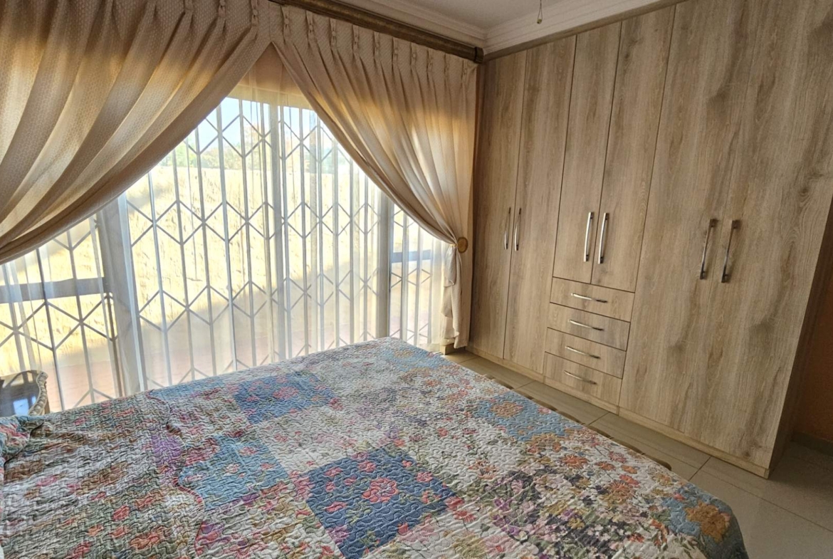 5 Bedroom 5 Bathroom Executive Home in Bougainvilla Estate Hartbeespoort