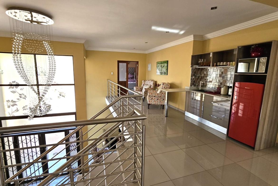 5 Bedroom 5 Bathroom Executive Home in Bougainvilla Estate Hartbeespoort