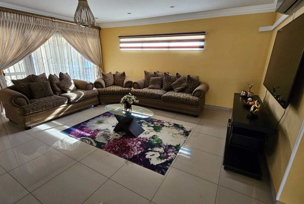 5 Bedroom 5 Bathroom Executive Home in Bougainvilla Estate Hartbeespoort