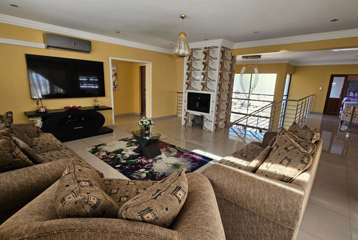 5 Bedroom 5 Bathroom Executive Home in Bougainvilla Estate Hartbeespoort